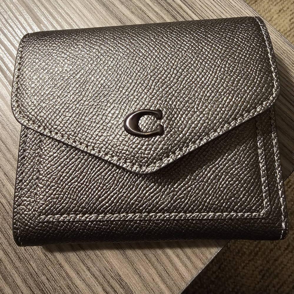 Excellent Pre Loved Coach Wyn Wallet Color Gunmetal